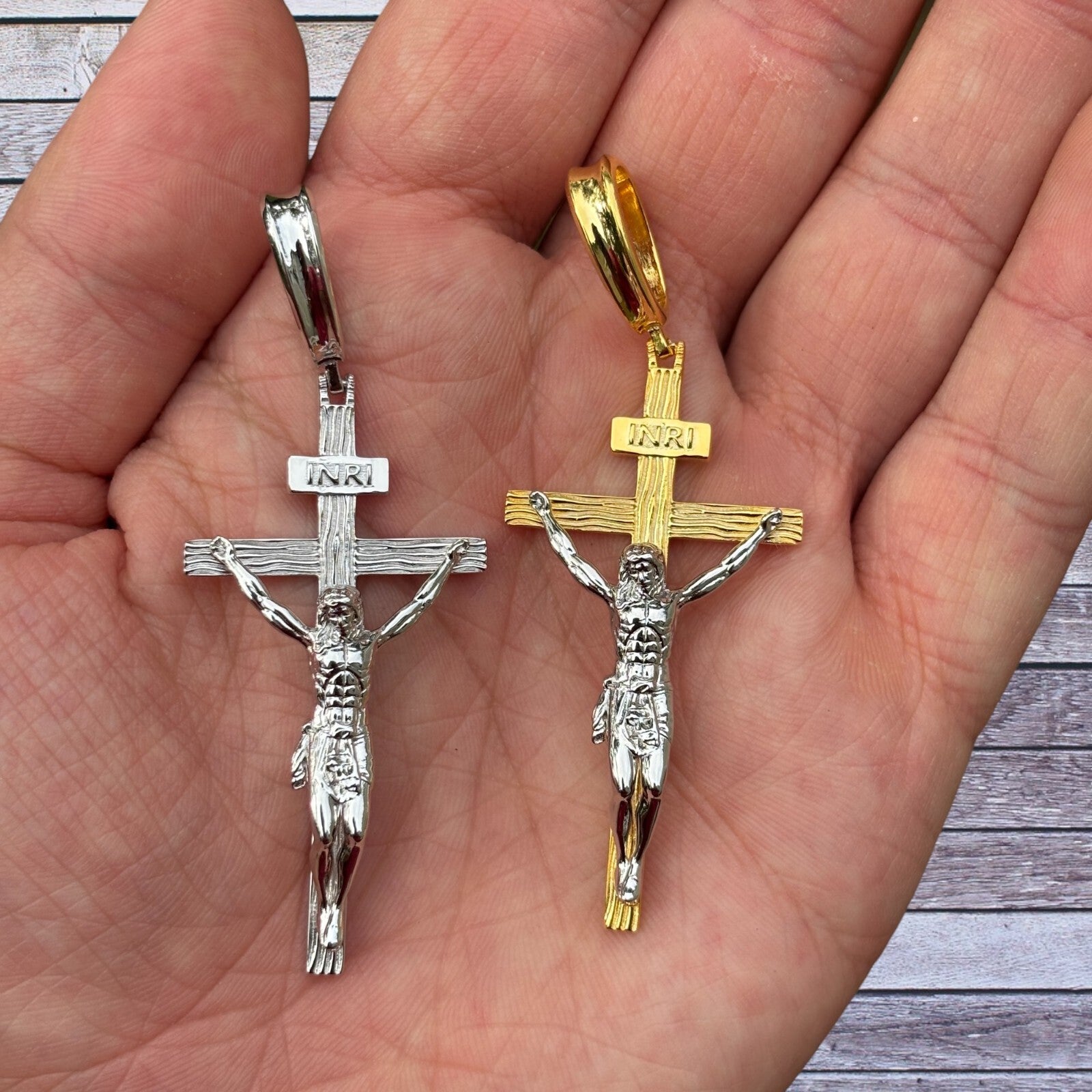 Pendentif Jésus sur croix en bois en argent sterling 925