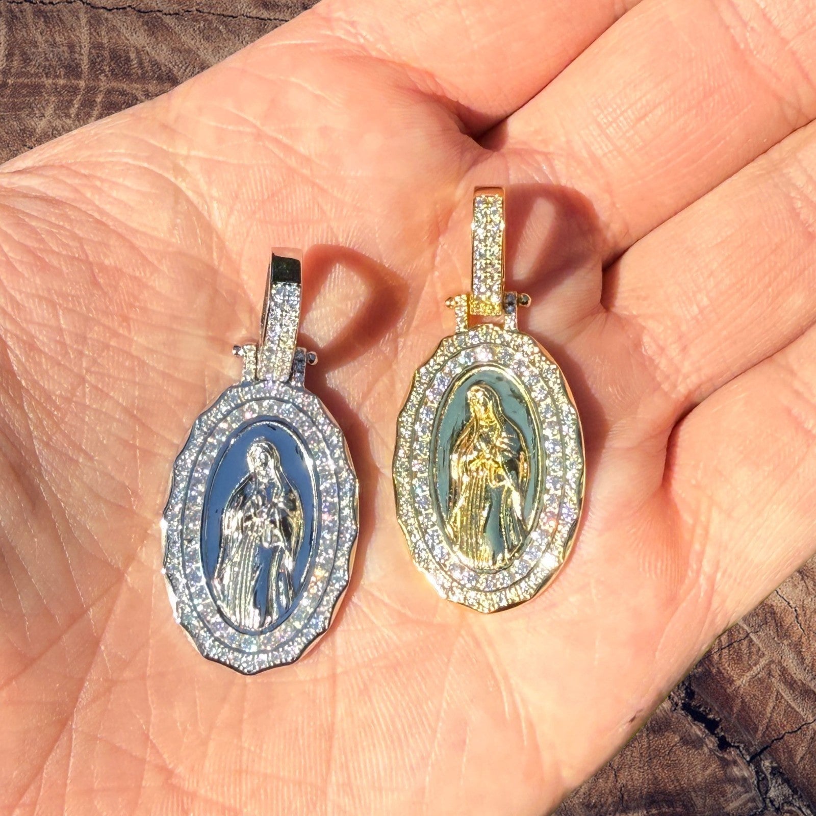 925 Sterling Silver Virgin Mary Medallion Pendant With Moissanite