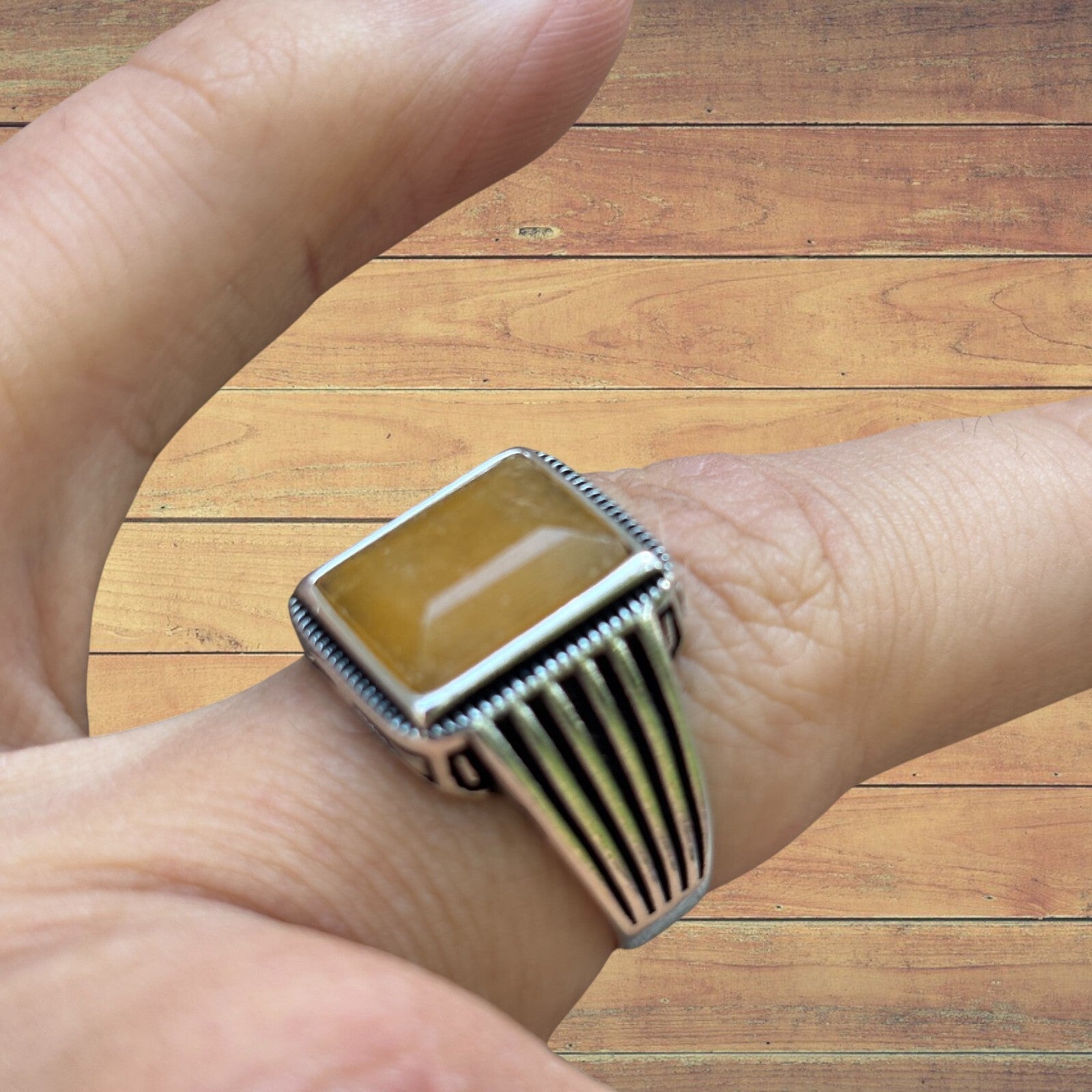 Anillo de zafiro amarillo en plata de ley 925