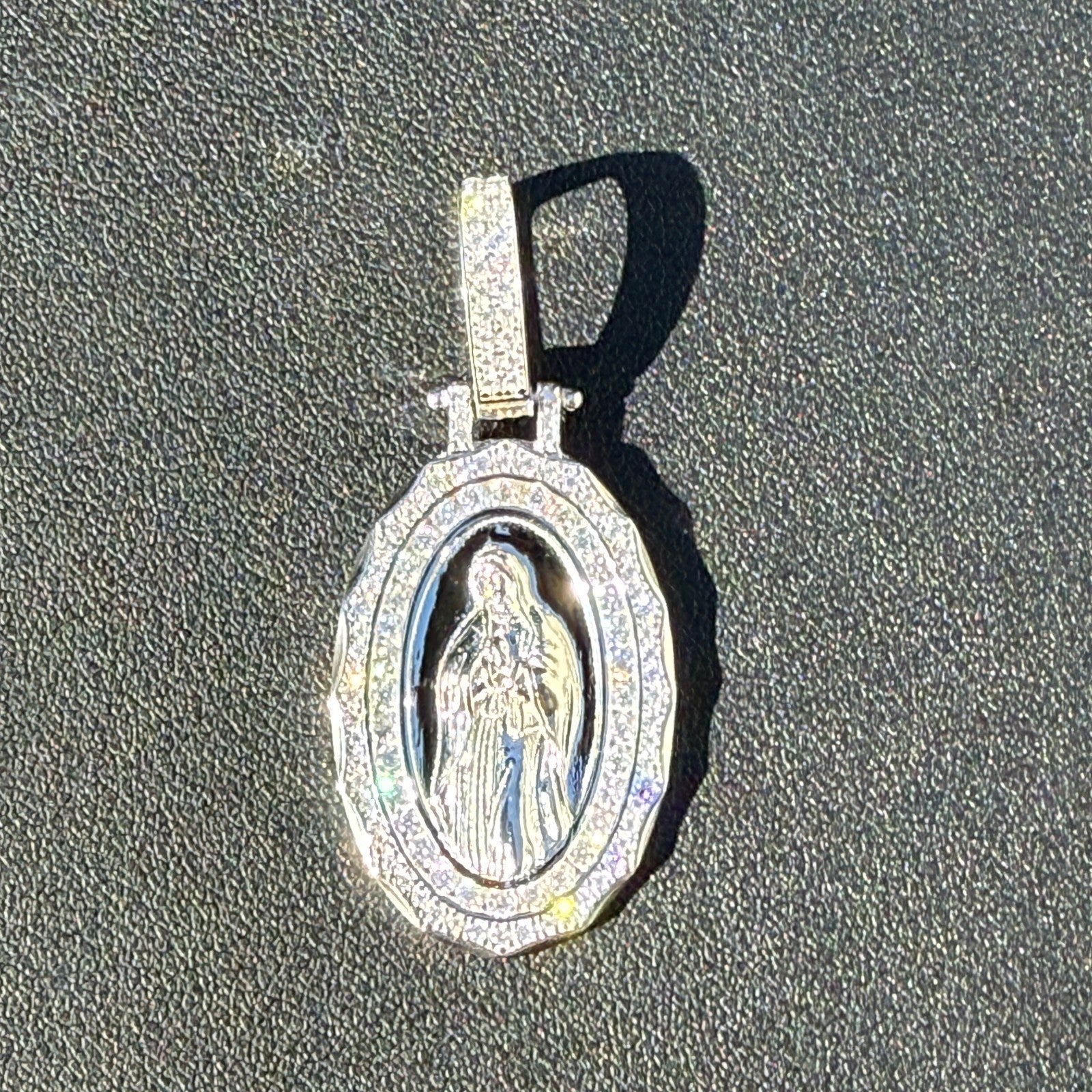 925 Sterling Silver Virgin Mary Medallion Pendant With Moissanite