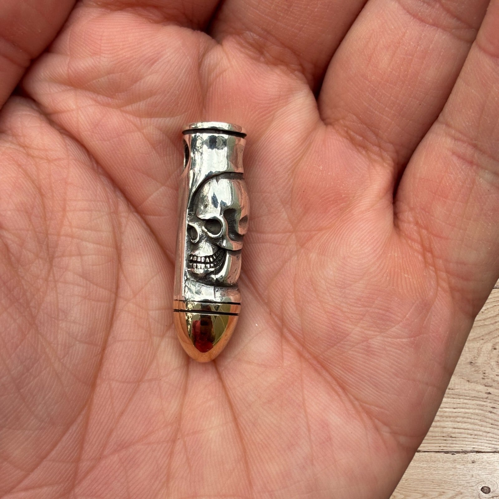 Colgante de bala con calavera en plata de ley 925