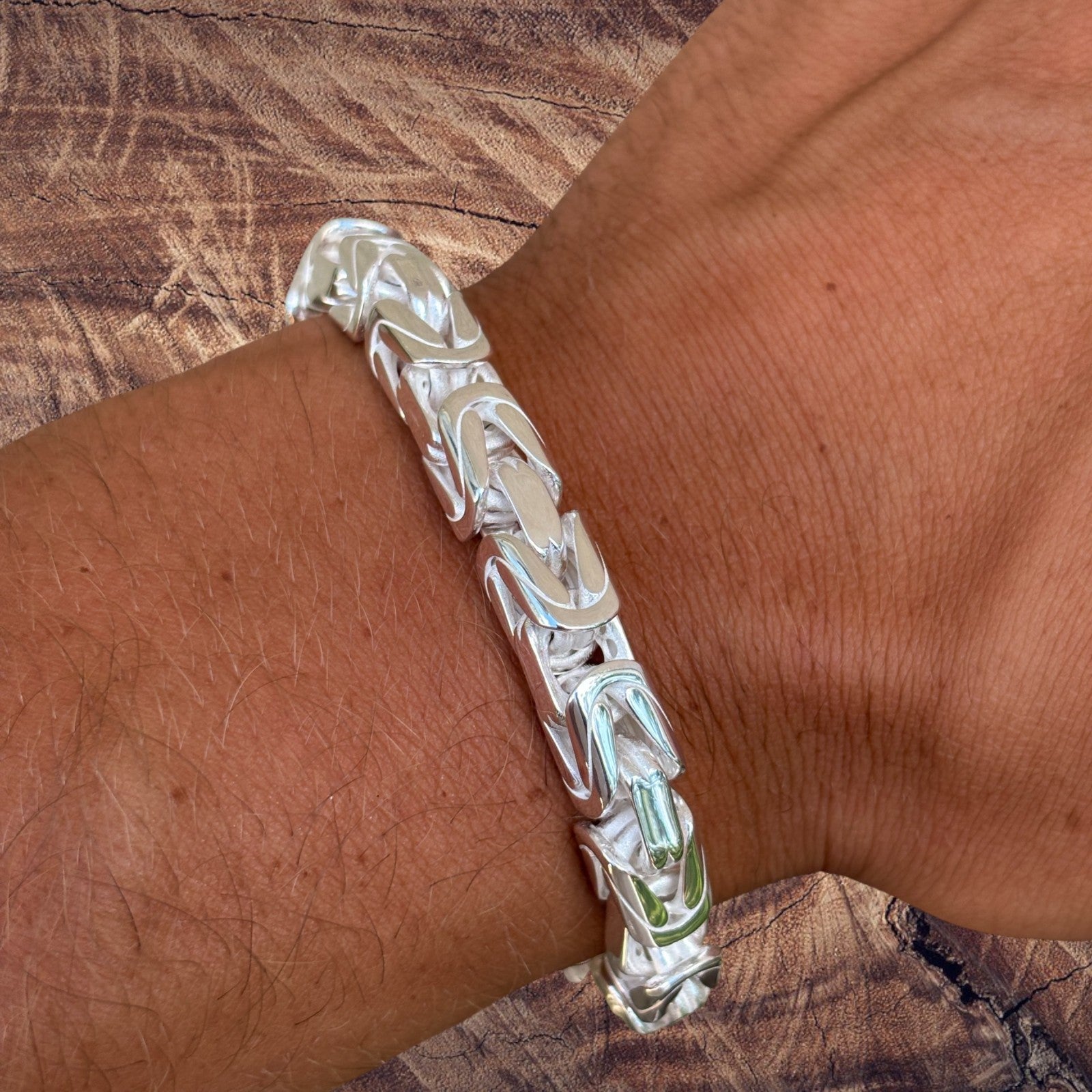 925 Sterling Silver 8mm Byzantine W. Box Clasp Bracelet