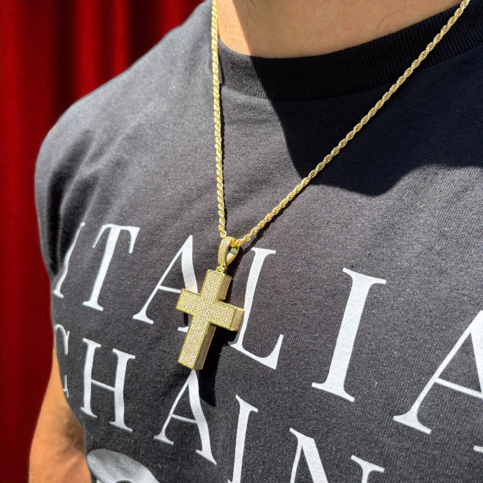 925 Sterling Silver 3D Cross Pendant With Moissanite - Medium