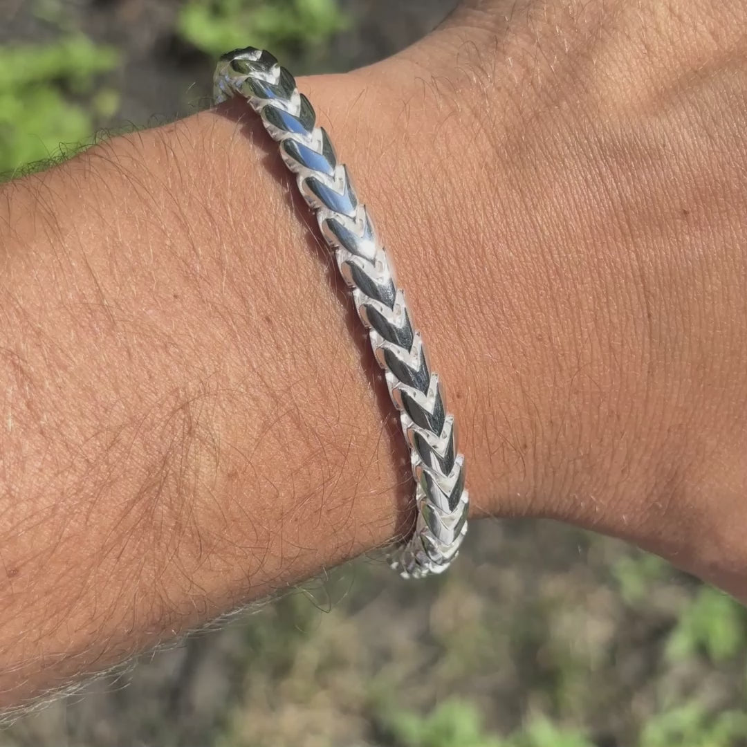Cargar video: Pulseras Franco para hombre, hechas a mano en plata de ley 925 italiana. Excelente joyería de plata auténtica para hombre.
