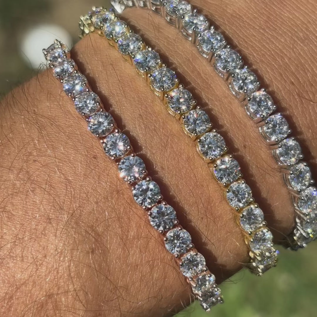Cargar video: 5mm diamond cut 925 sterling silver rope chains. Rope chains are great mens chains for everyday wear.