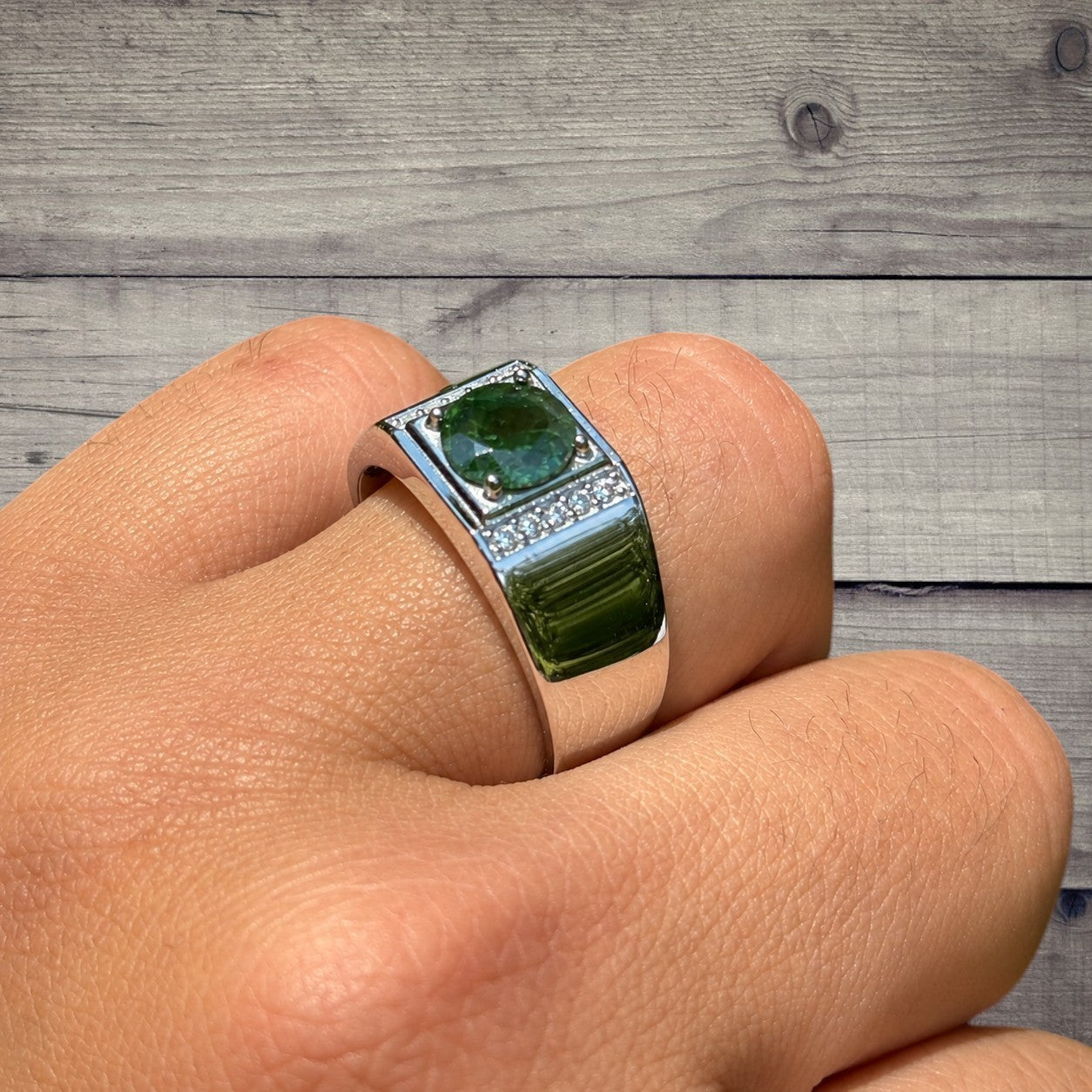 925 Sterling Silver Round Green Emerald Stone Ring With Moissanite