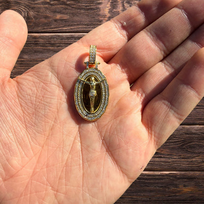 925 Sterling Silver Jesus Medallion Pendant With Moissanite
