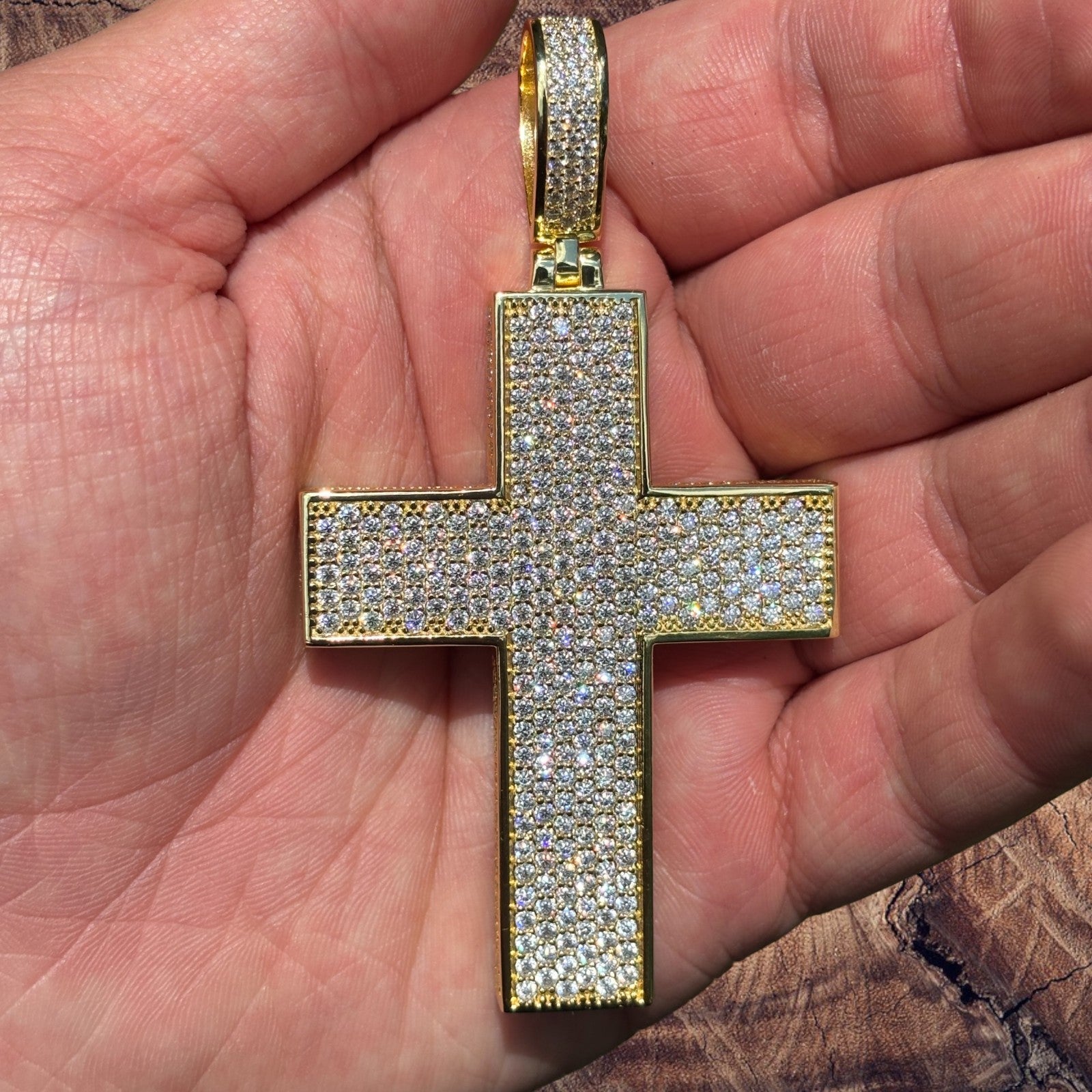 925 Sterling Silver 3D Cross Pendant With Moissanite - Large